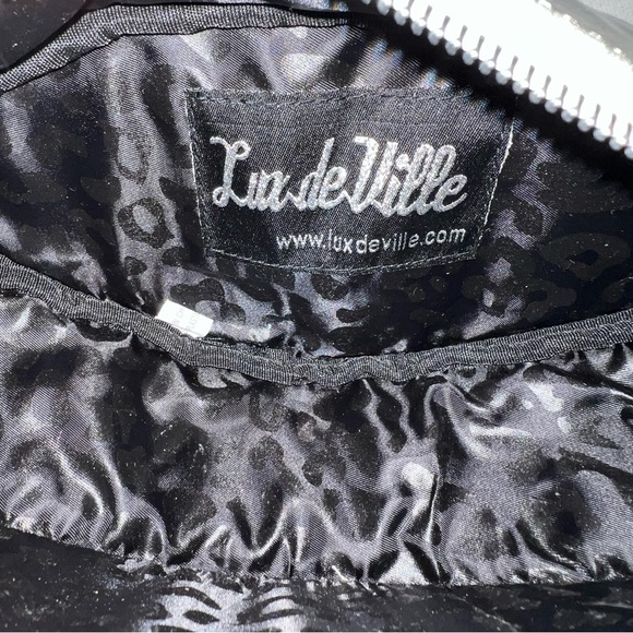 Lux de Ville Meowser Silver Sparkle Sash Bag - Picture 10 of 14